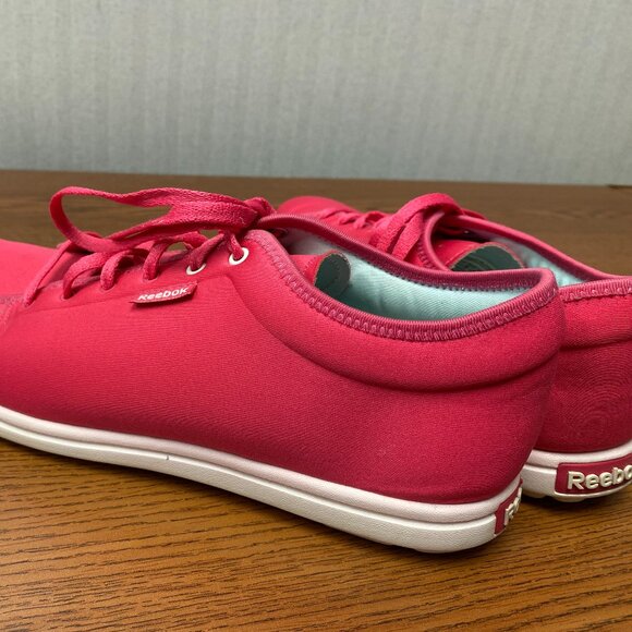 Reebok Skyscape Runaround Walking Shoe - Picture 10 of 12